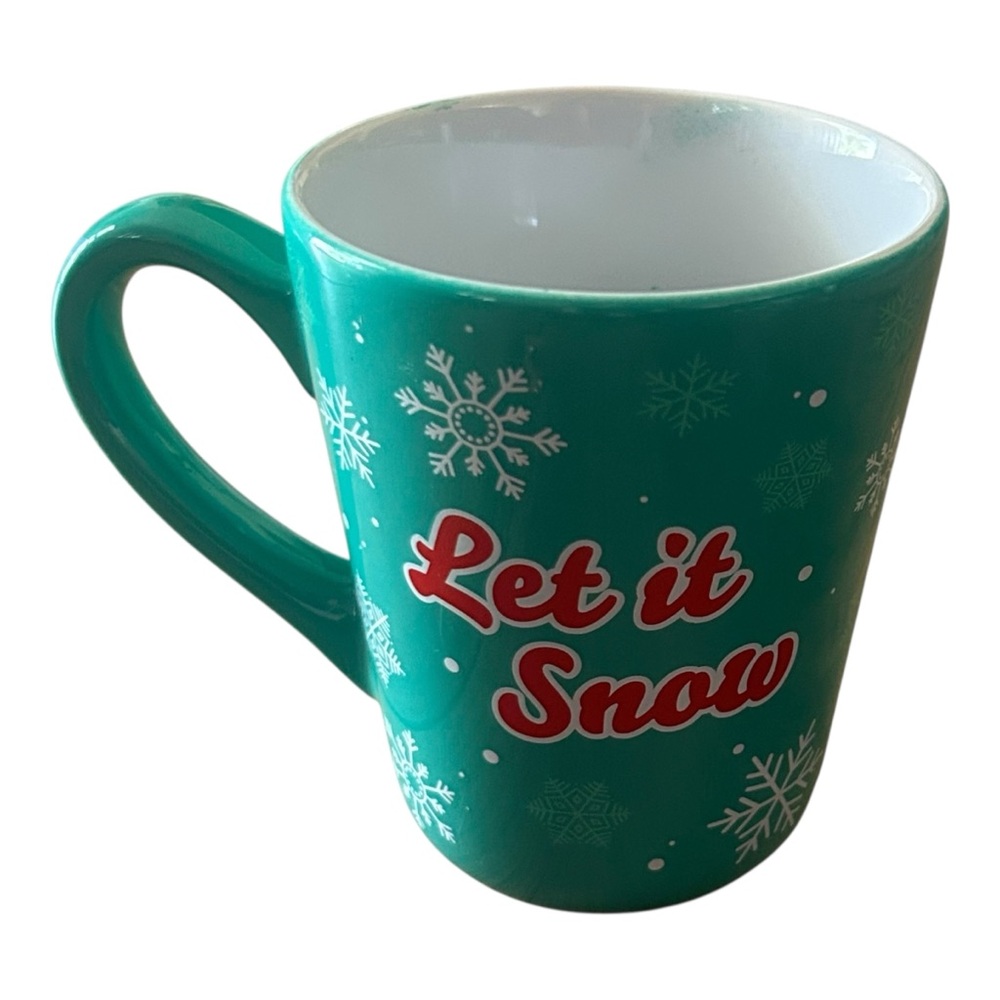 Let it Snow Green Mug‎